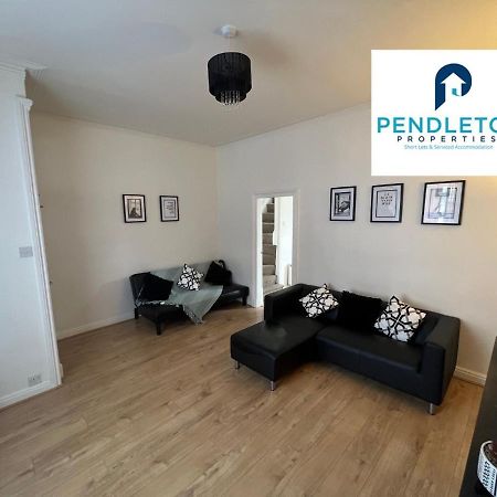 Modern 3 Bed House With Free Parking And Wi-Fi Villa Preston  Buitenkant foto