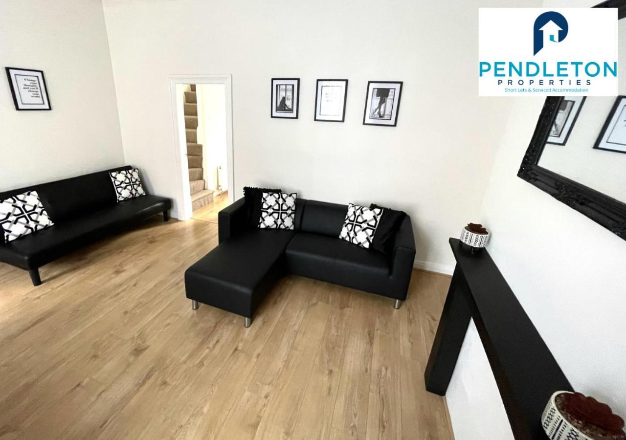 Modern 3 Bed House With Free Parking And Wi-Fi Villa Preston  Buitenkant foto