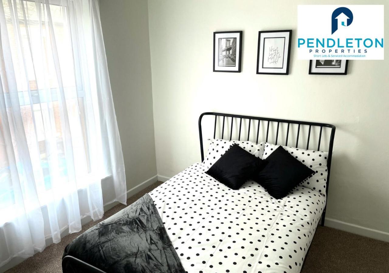 Modern 3 Bed House With Free Parking And Wi-Fi Villa Preston  Buitenkant foto