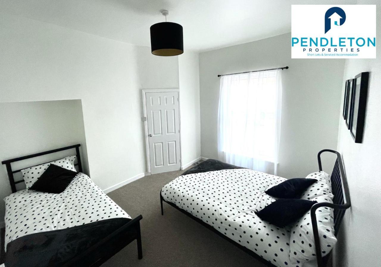 Modern 3 Bed House With Free Parking And Wi-Fi Villa Preston  Buitenkant foto