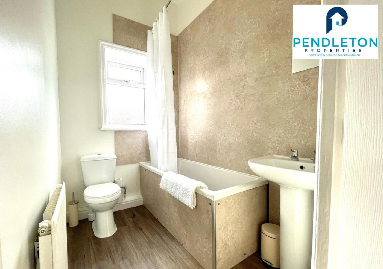 Modern 3 Bed House With Free Parking And Wi-Fi Villa Preston  Buitenkant foto