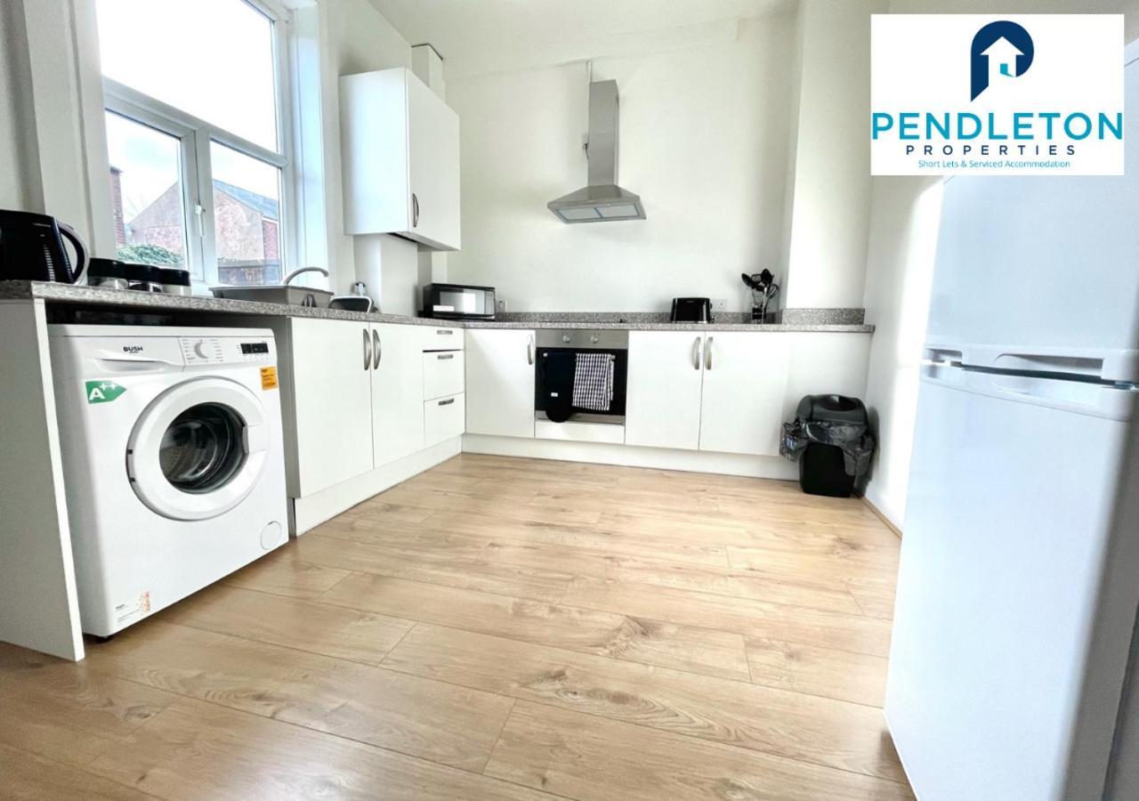 Modern 3 Bed House With Free Parking And Wi-Fi Villa Preston  Buitenkant foto