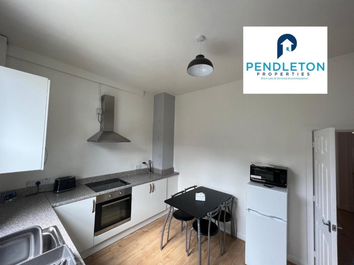 Modern 3 Bed House With Free Parking And Wi-Fi Villa Preston  Buitenkant foto