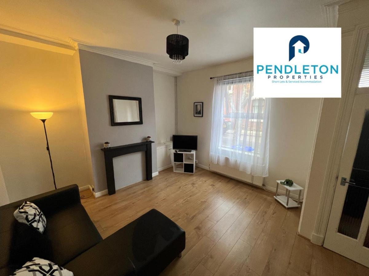 Modern 3 Bed House With Free Parking And Wi-Fi Villa Preston  Buitenkant foto